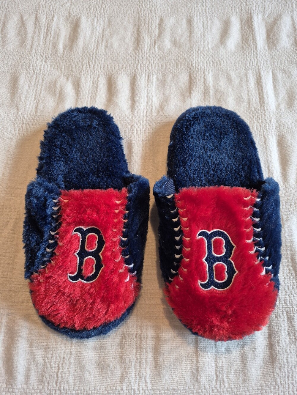 Genuine Merchandise mens Boston Red Sox Size Large slippers 10 3/4" VGUC